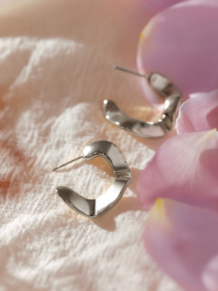 Sinuous Loop Ohrringe - Image 7