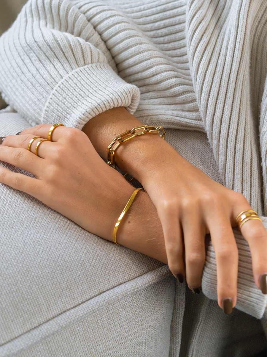 Wide Sleek Armband - Image 4