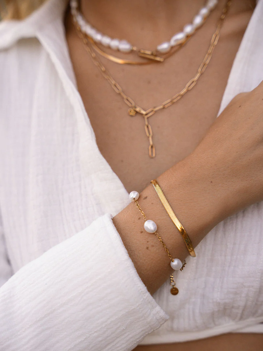 Wide Sleek Armband - Image 5